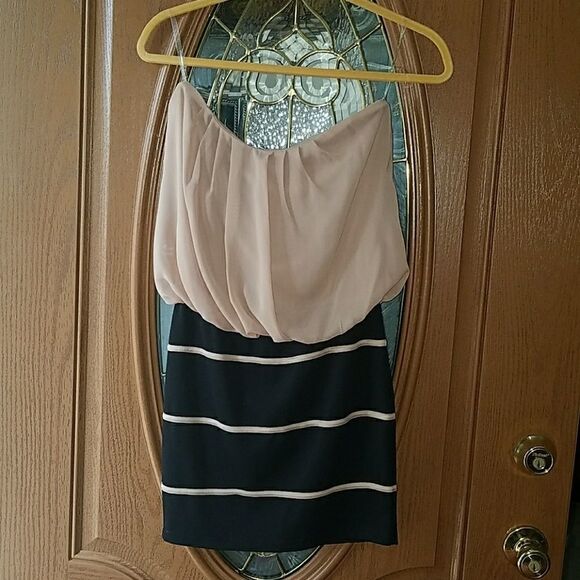 Trixxi Tan and black strapless dress Sz. M NWT - Picture 1 of 5